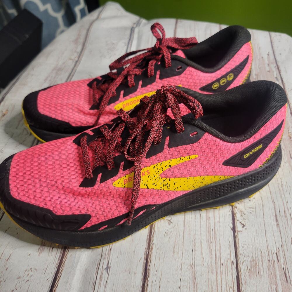 Brooks Divide 4 Light Trail Athletic Shoes Size 8